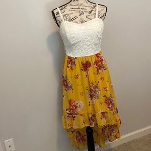 Long cascade dress, yellow, floral print, lace